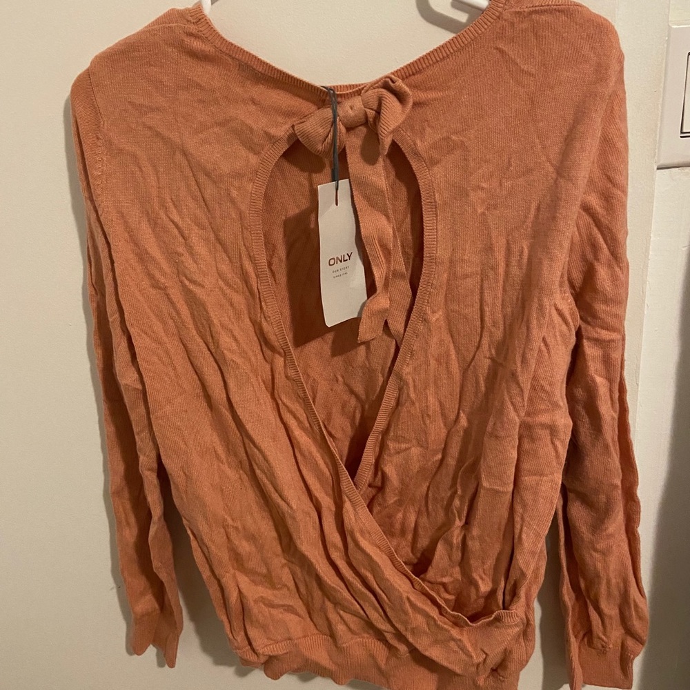 Bow back sweater
